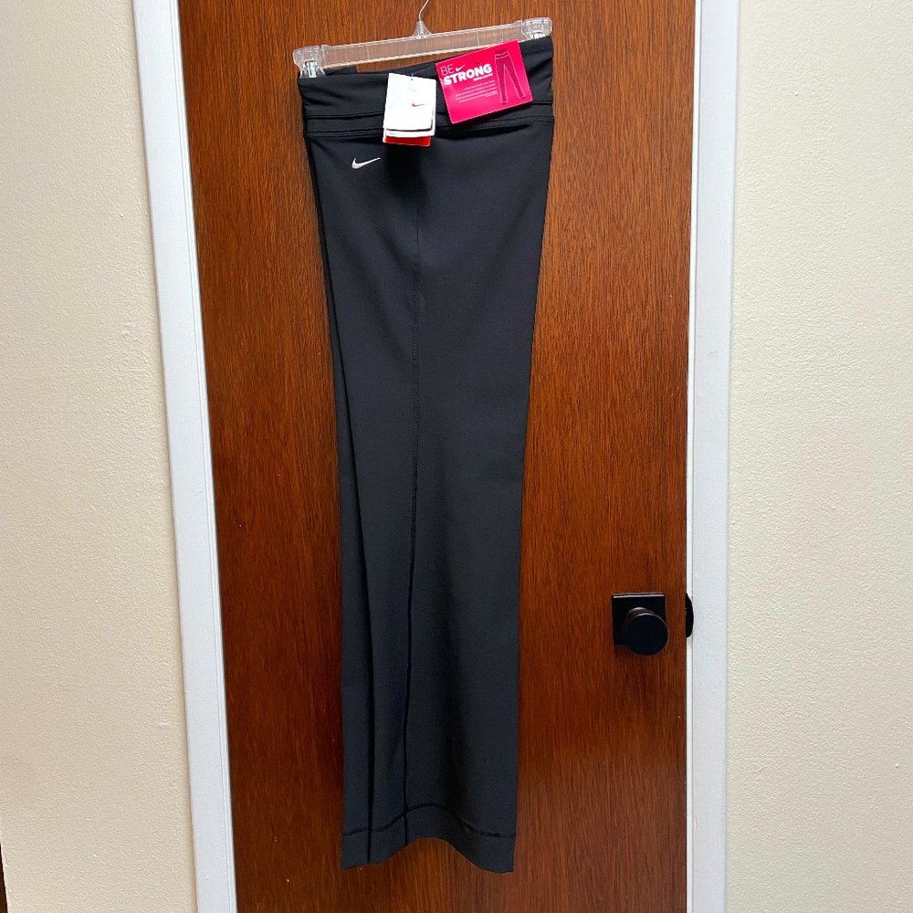 NIKE NWT Black Dri Fit Flared Pants Size Small Be Strong